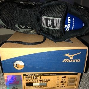 WAVE BOLT 5 BRAND NEW VOLLEYBALL SHOES